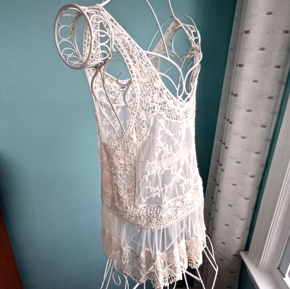 EUC Express Ivory Lace Tank Top - Picture 2 of 7